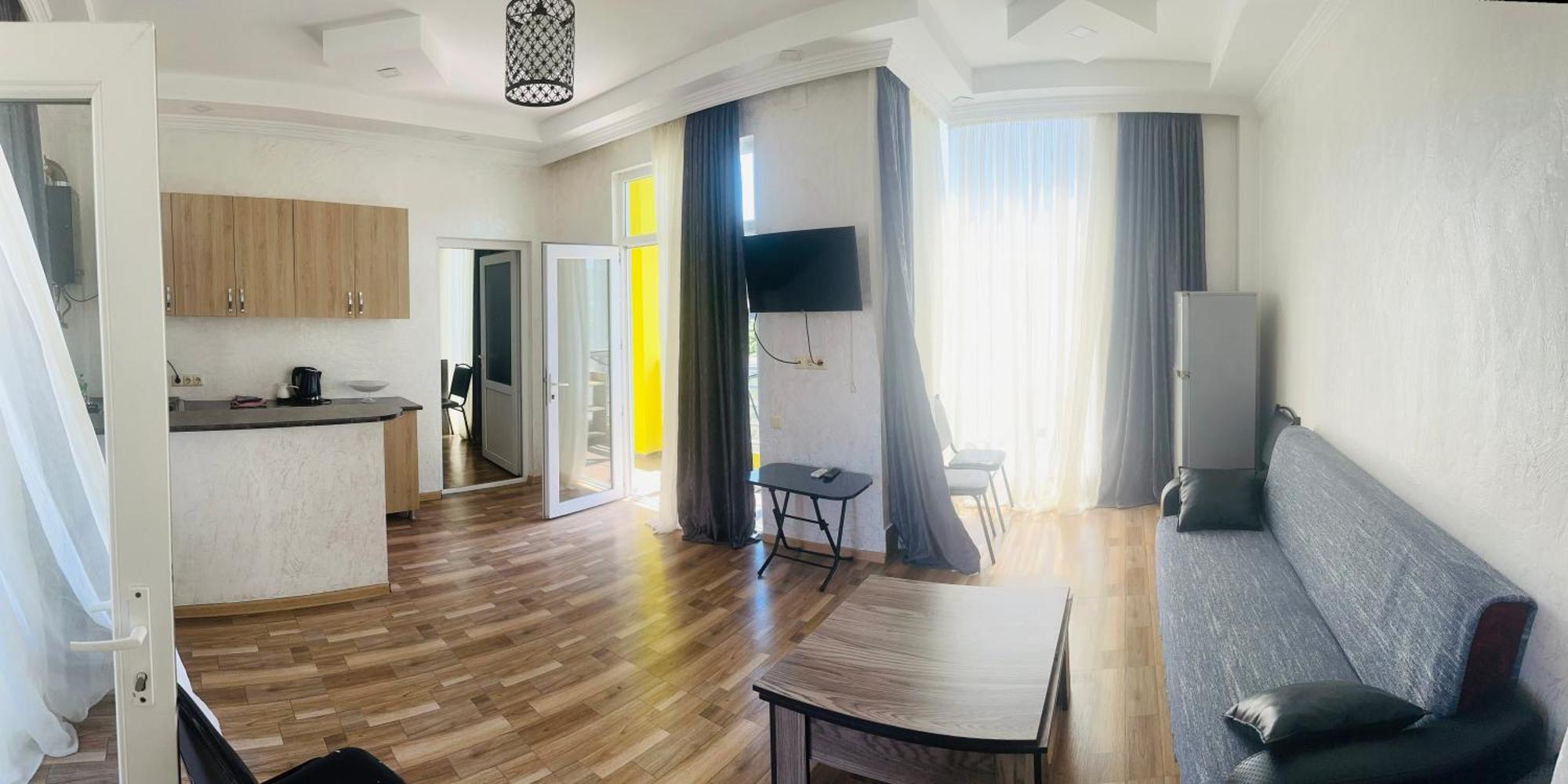 Hotel Buta Batoemi Buitenkant foto